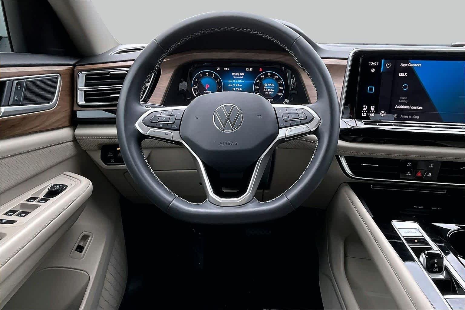 Used 2024 Pure White Volkswagen 2.0T SE w/Technology image 5