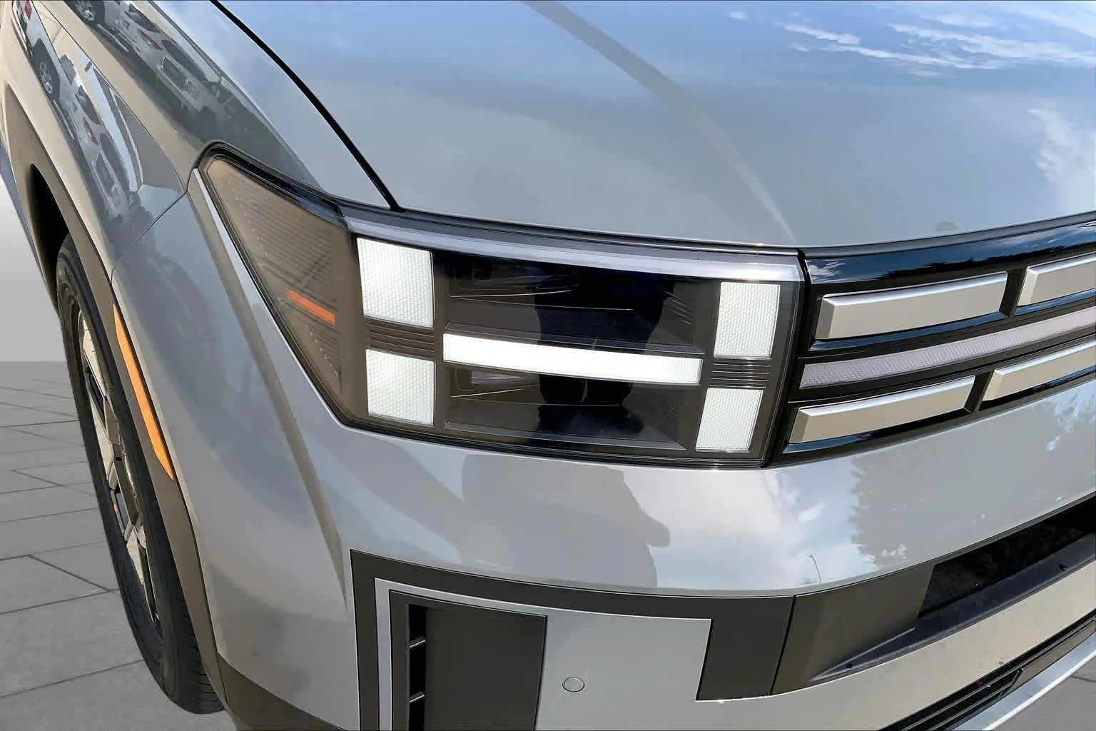 New 2026 Hampton Gray Hyundai SE image 13