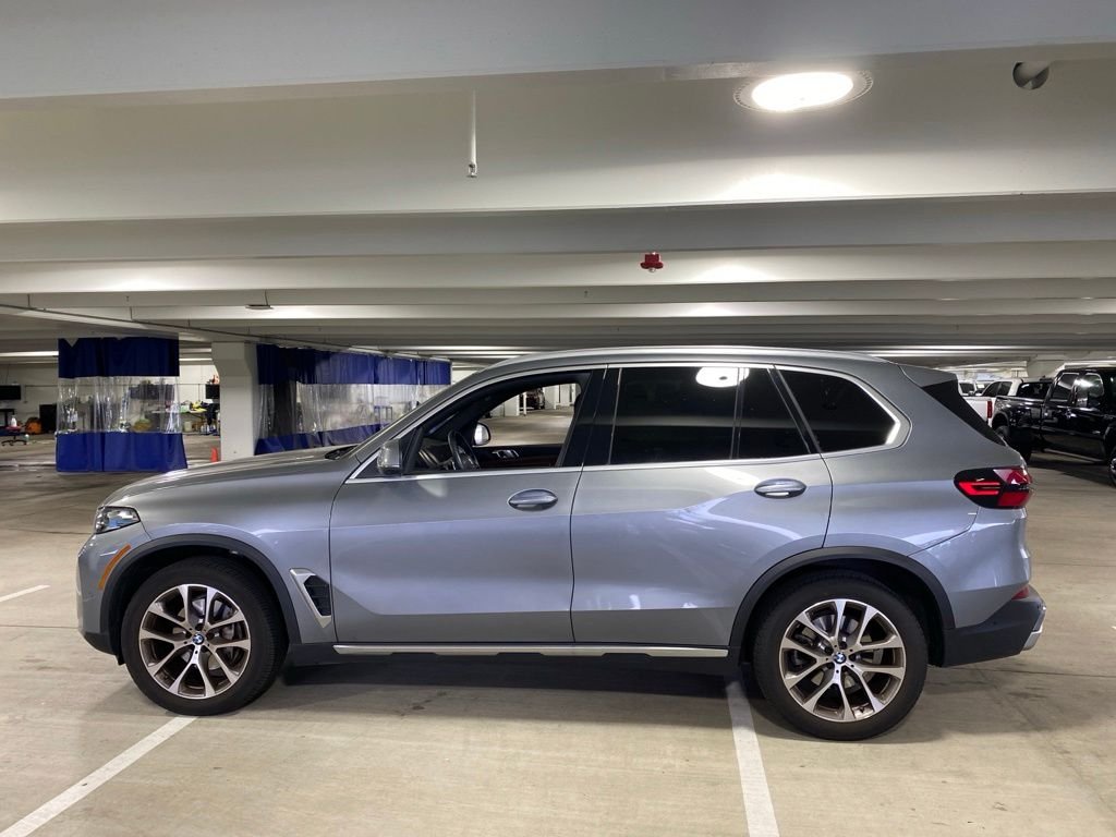 Used 2024 Gray Metallic BMW xDrive40i image 2