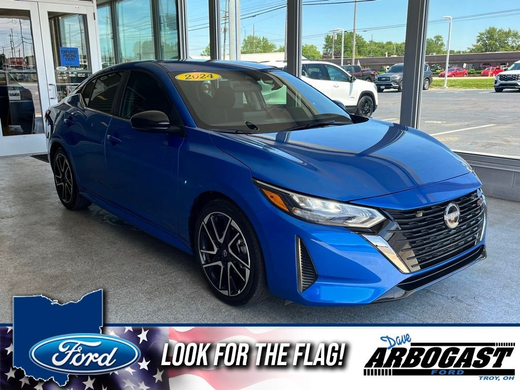 2024 Nissan Sentra SR CVT's photo