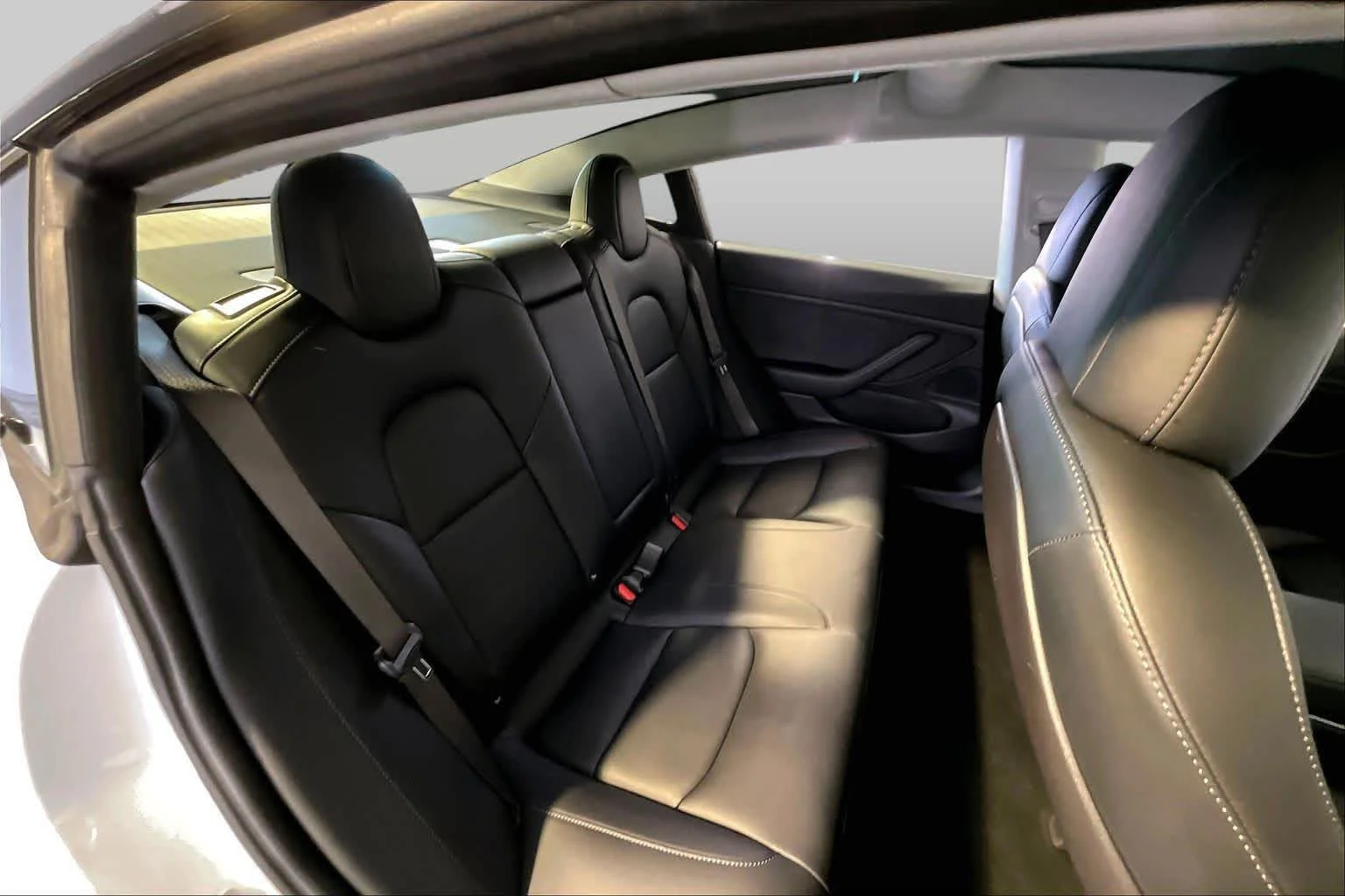 Used 2018 Pearl White Multi-Coat Tesla Long Range Battery image 18