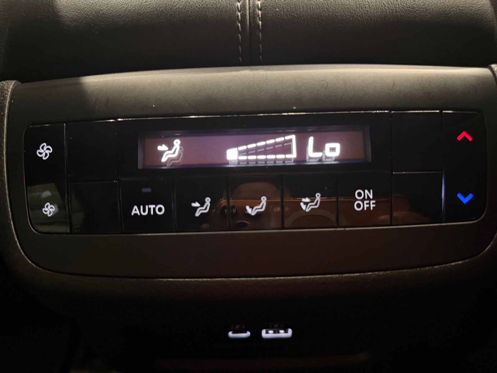 Used 2025 Scarlet Ember Tintcoat Nissan SL image 34