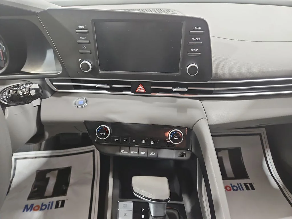 Used 2023 Silver Hyundai SEL image 19