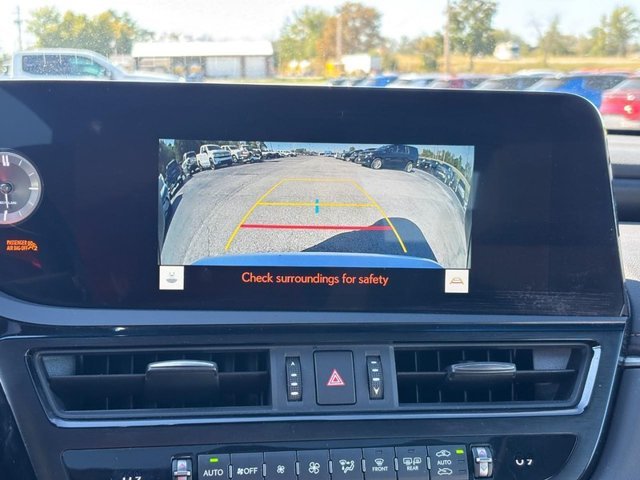 Used 2023 White Lexus ES 250 image 22