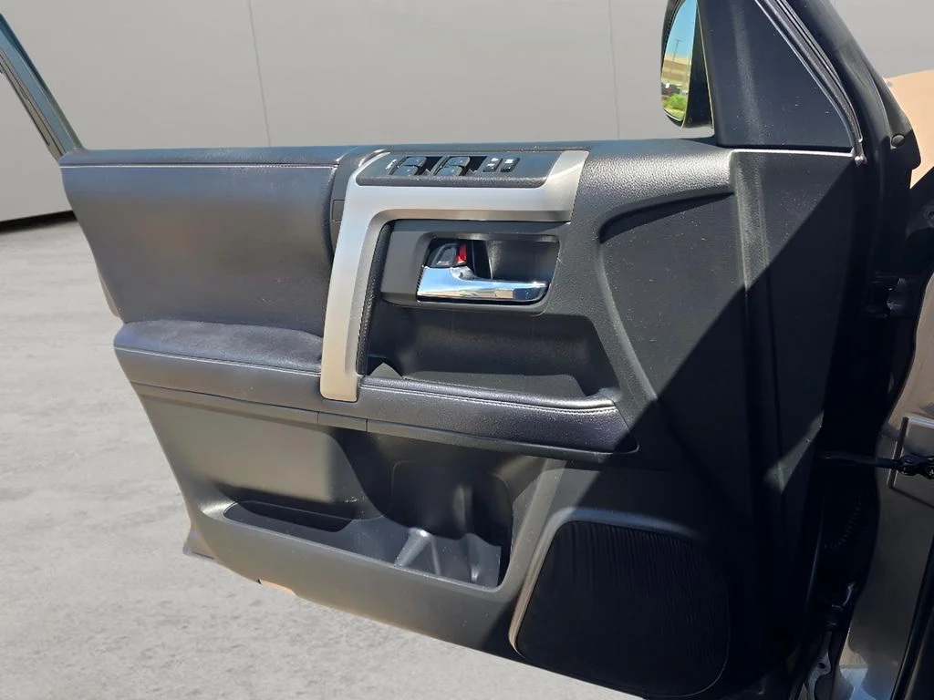 Used 2018 Magnetic Gray Metallic Toyota SR5 Premium image 14
