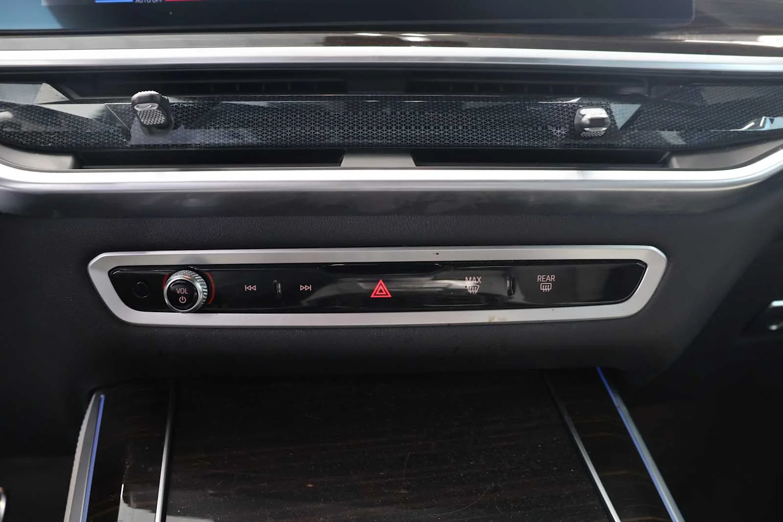 Certified Used 2024 Brooklyn Grey Metallic BMW xDrive40i image 19