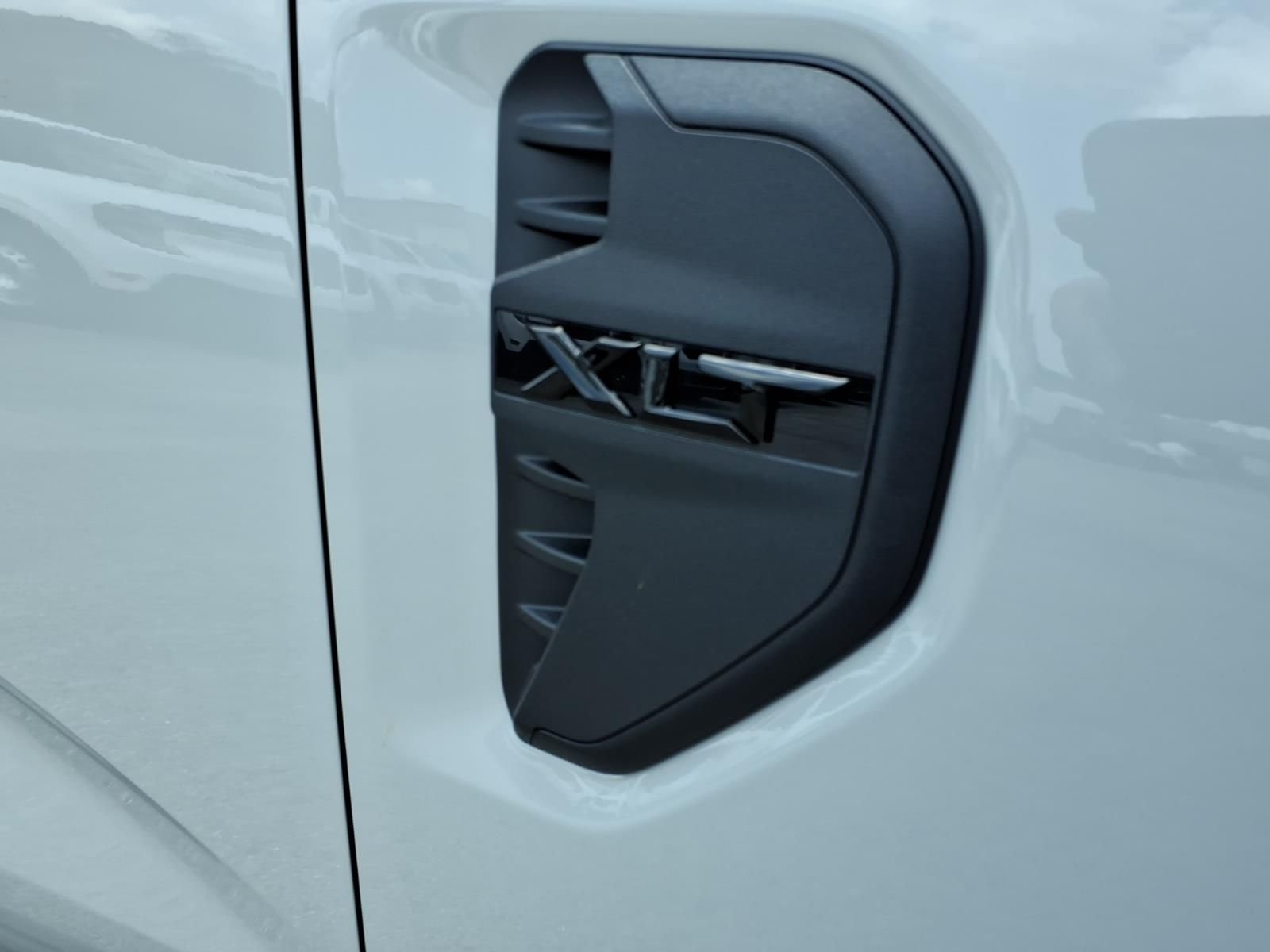 New 2026 Avalanche Ford XLT image 8