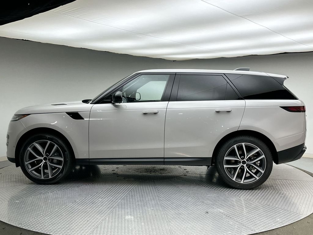 New 2027 Borasco Grey Metallic Land Rover SE image 2
