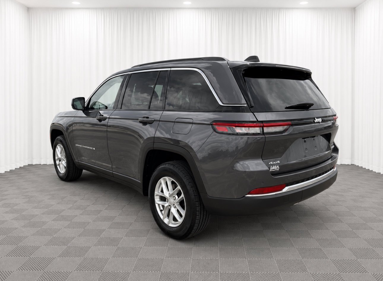 Used 2024 Baltic Gray Metallic Clearcoat Jeep Laredo X image 6