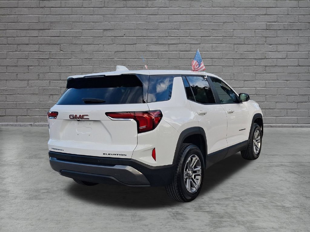 Used 2025 White GMC Elevation image 10