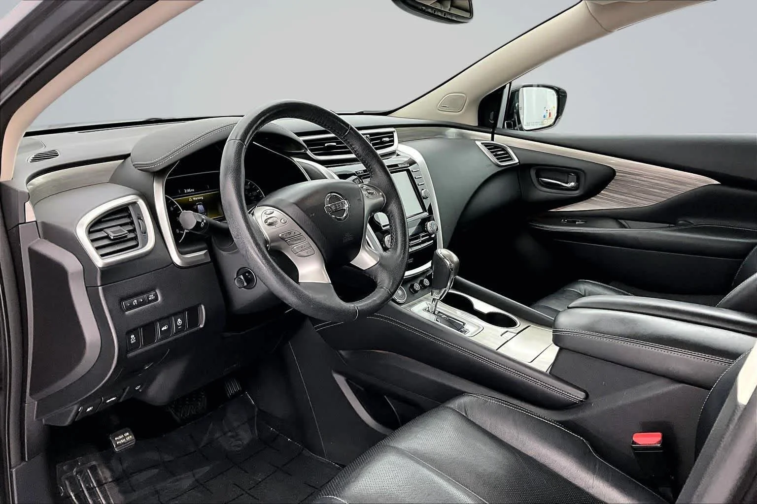 Used 2015 Nissan Murano Platinum with VIN 5N1AZ2MH8FN279047 for sale in Des Moines, IA