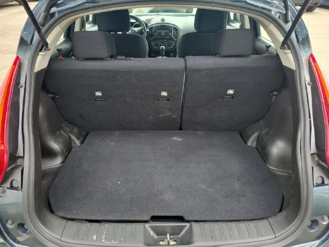 Used 2014 Blue Nissan S image 11