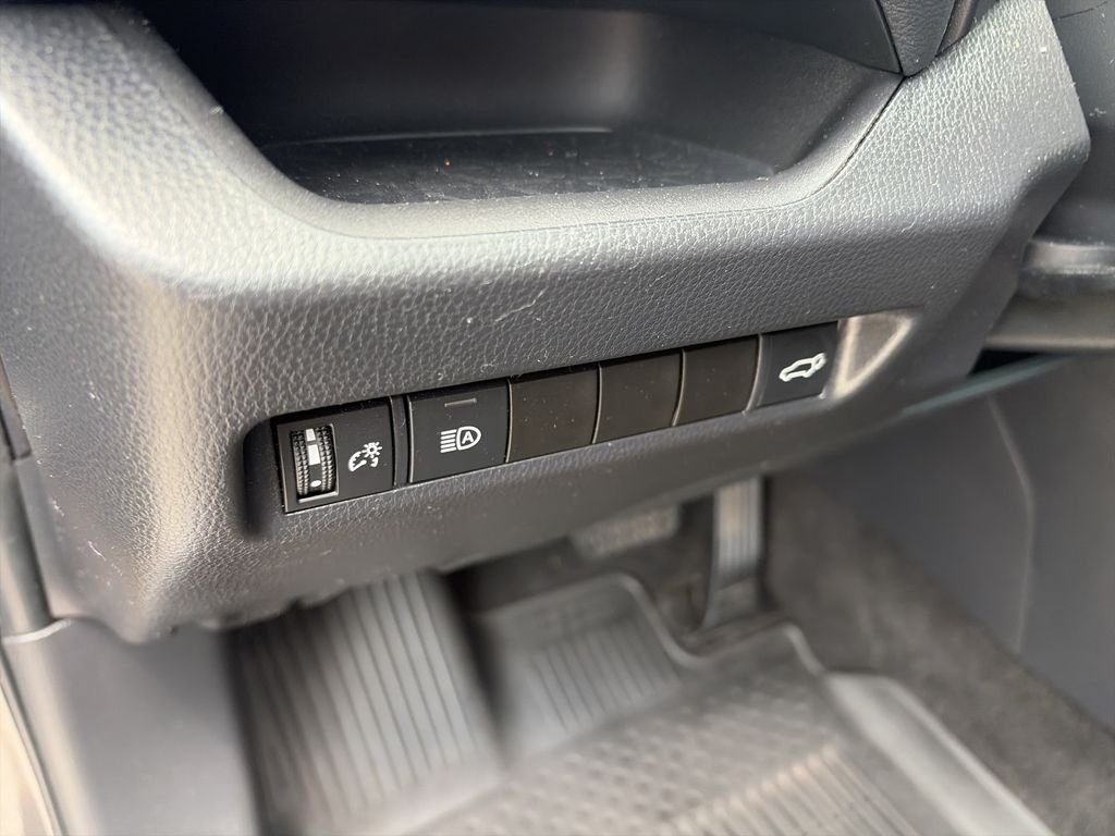 Used 2022 Gray Toyota XLE Premium image 19