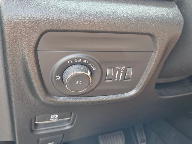 Used 2023 Silver Jeep Summit image 32