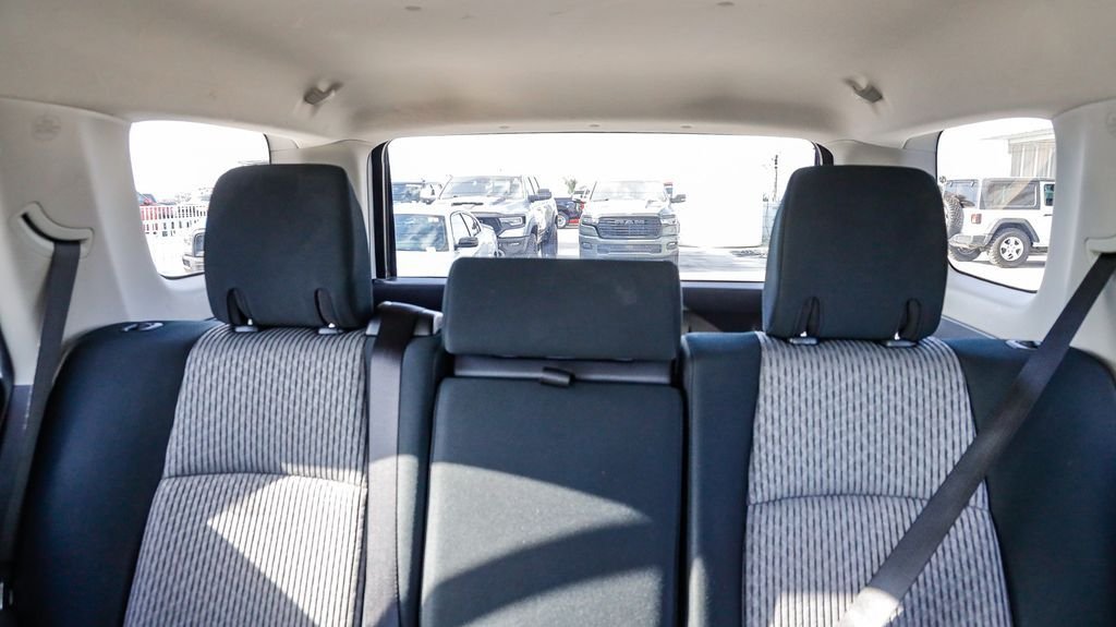 Used 2024 Ice Toyota SR5 image 26