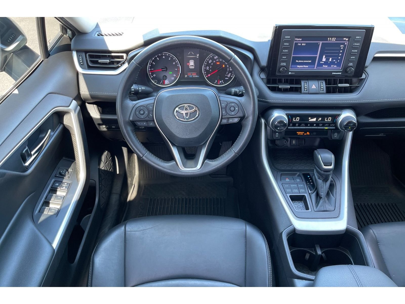 Used 2022 Lunar Rock Toyota XLE Premium image 17