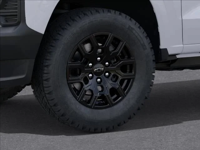 New 2026 Summit White Chevrolet WT image 9