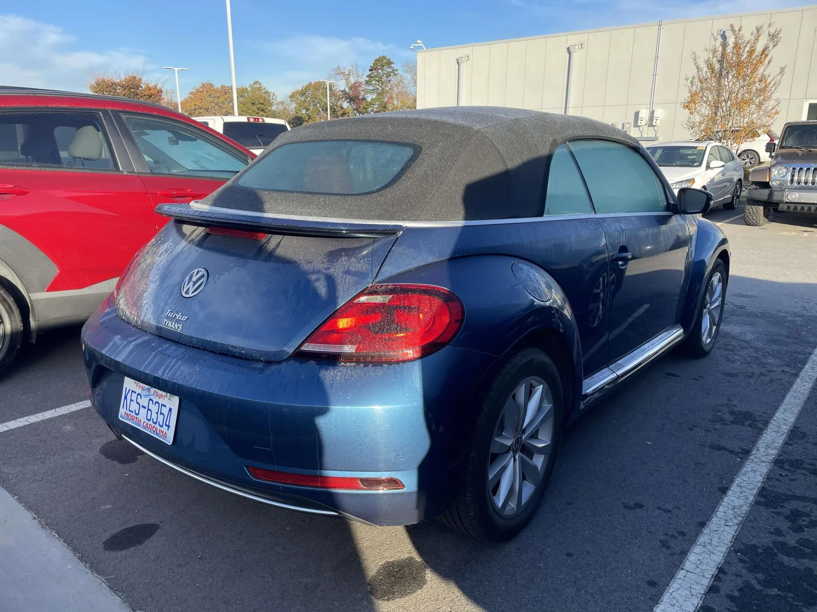 Used 2017 Silk Blue Metallic/Black Roof Volkswagen 1.8T S image 4