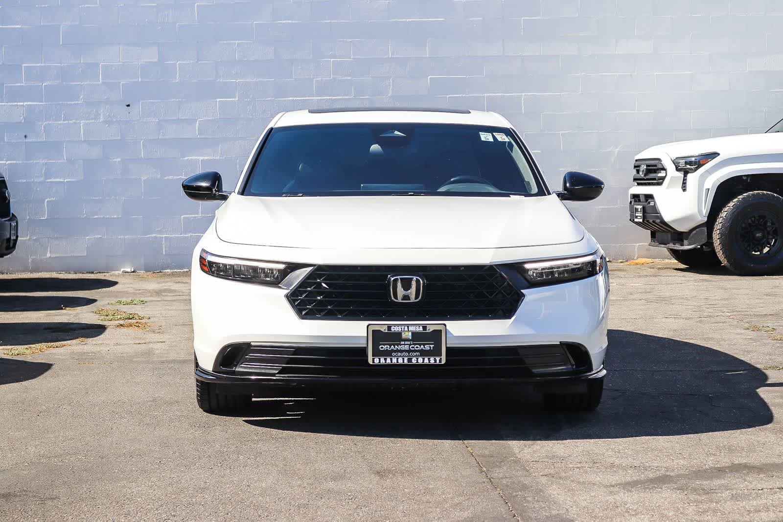 Used 2023 Platinum White Pearl Honda Sport-L image 2