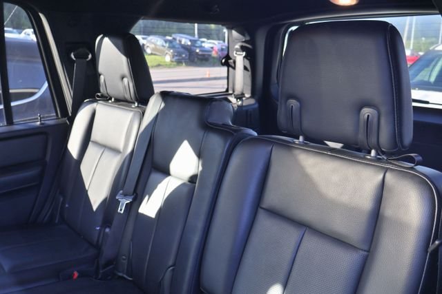 Used 2017 White Ford Limited image 10