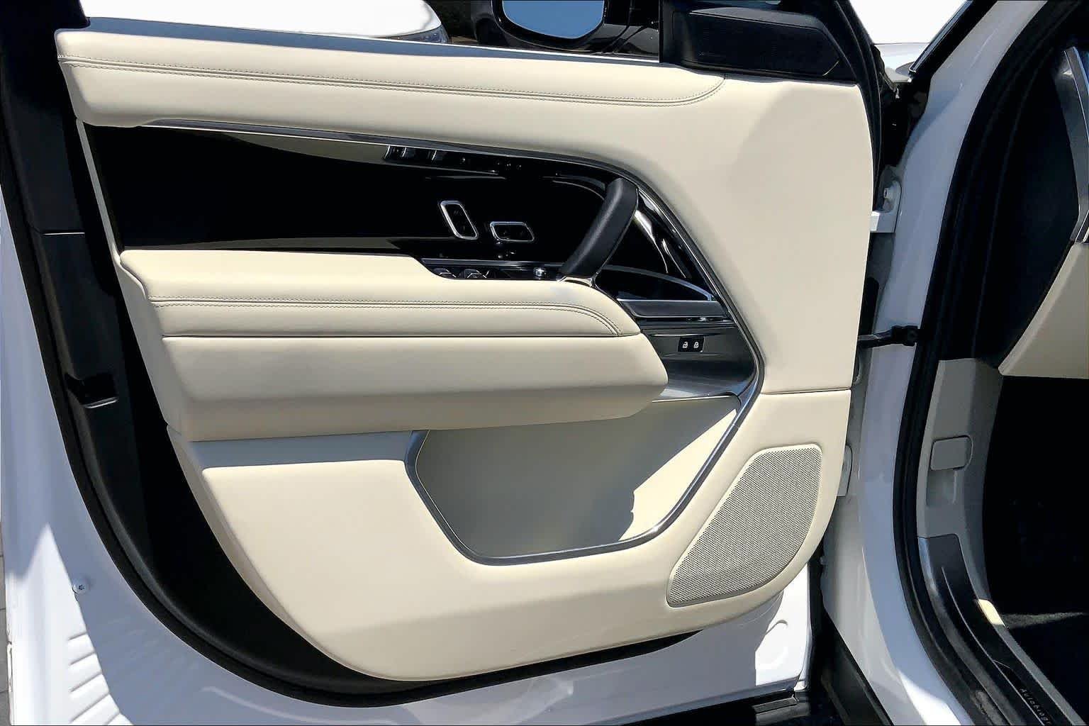Used 2023 Ostuni Pearl White Land Rover Autobiography image 21