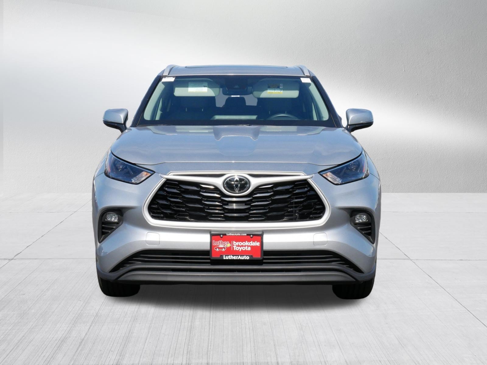 Certified Used 2025 CELESTIAL SILVER Toyota XLE image 2
