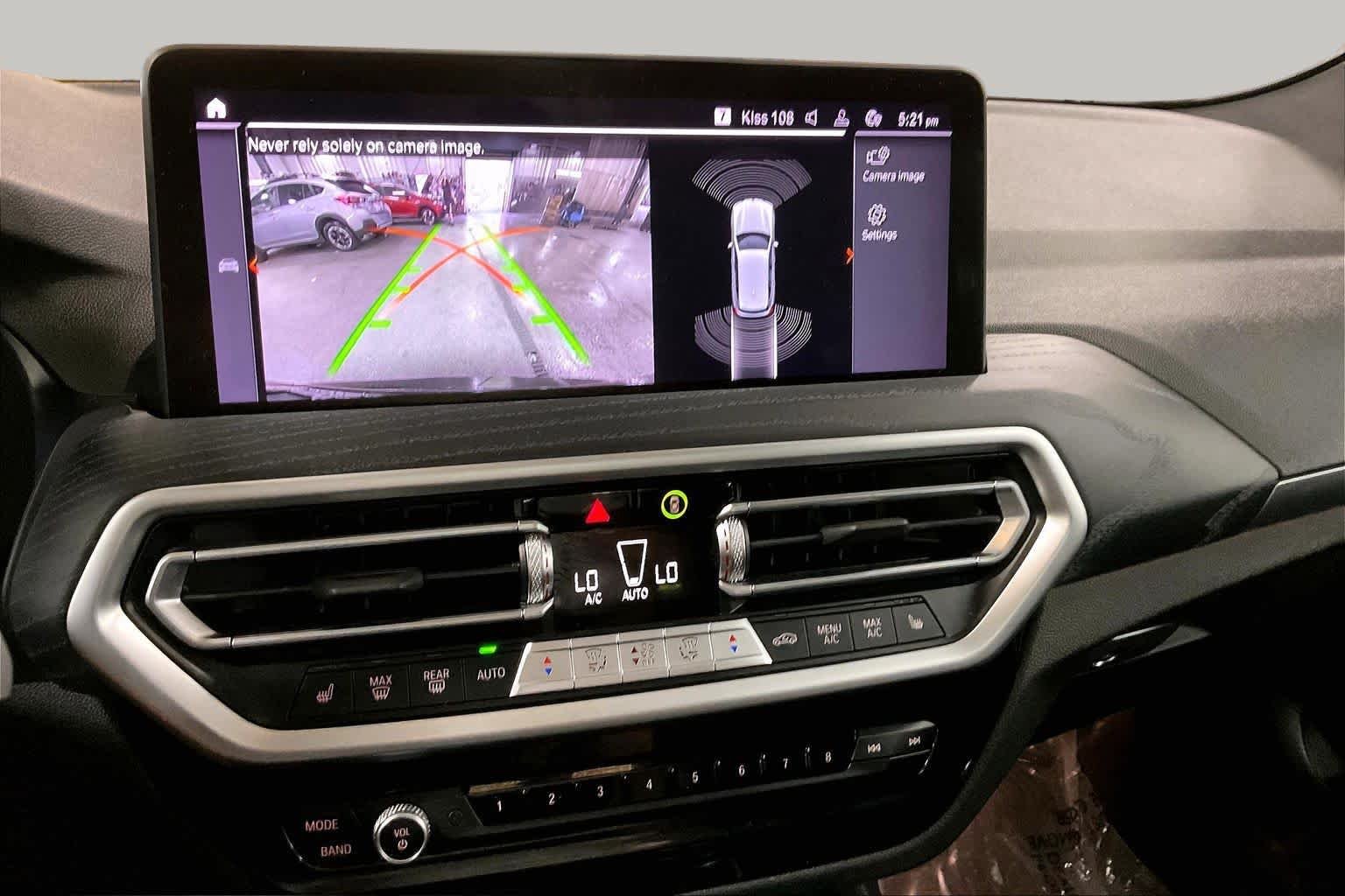 Used 2022 Jet Black BMW xDrive30i image 27