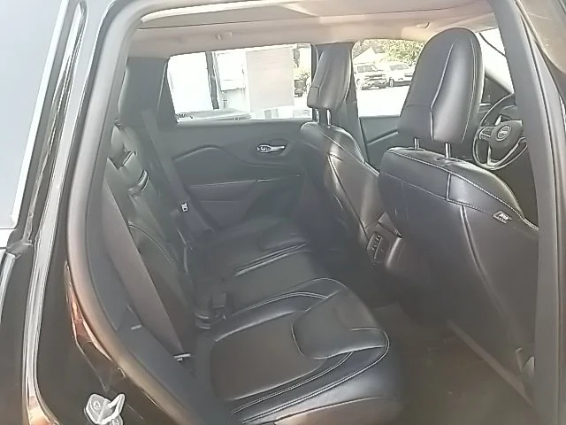 Used 2015 Black Jeep Limited image 31