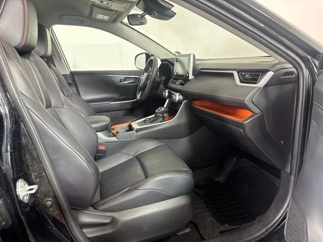 Used 2020 Midnight Black Metallic Toyota Adventure image 4