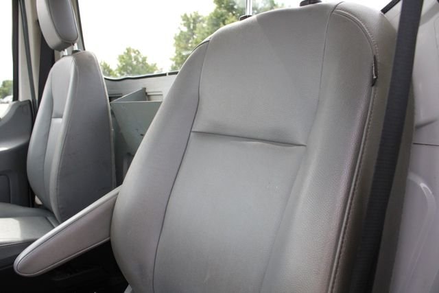 Used 2018 Oxford White Ford Base image 3