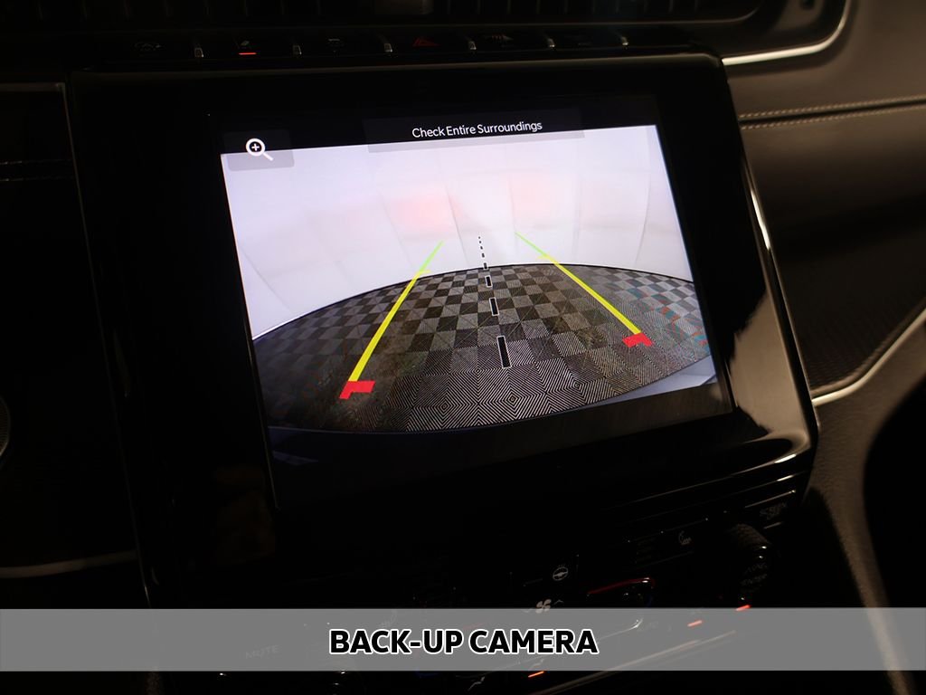 Used 2024 Gray Jeep Altitude X image 5