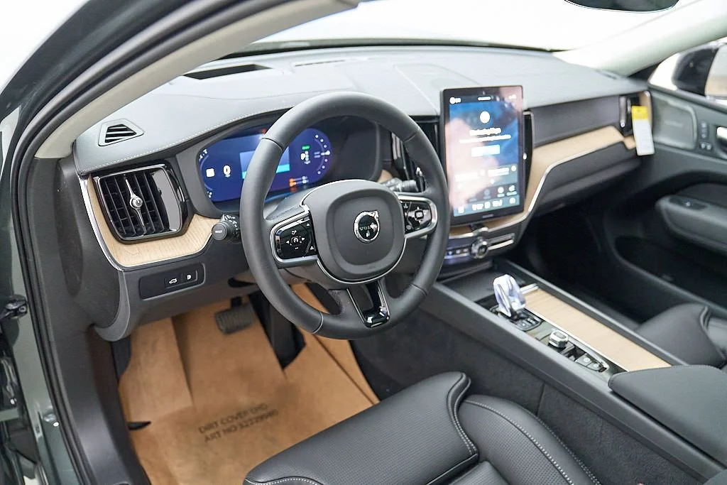 New 2026 Forest Lake Volvo Ultra image 13