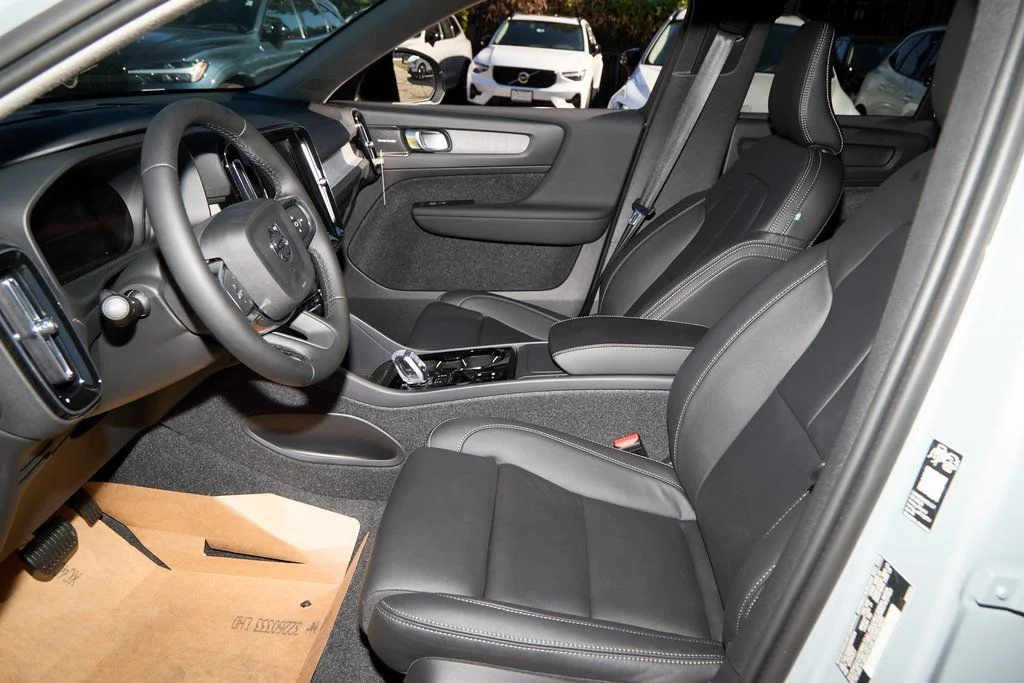 2026 Volvo XC40 Ultra - Photo 17