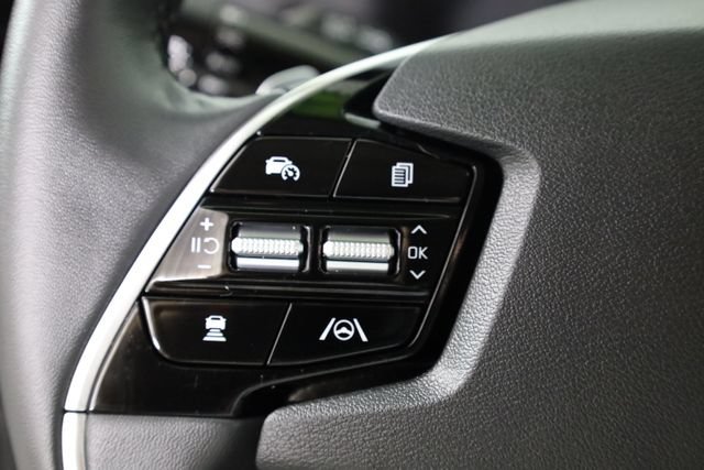 Used 2023 Black Kia EX image 21