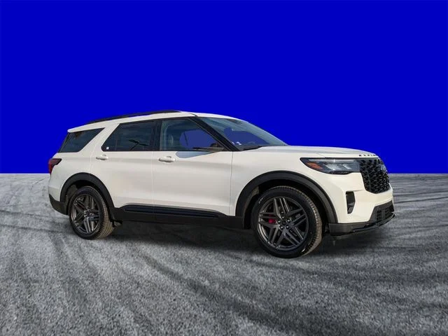 New 2026 Star White Metallic Tri-Coat Ford ST image 2