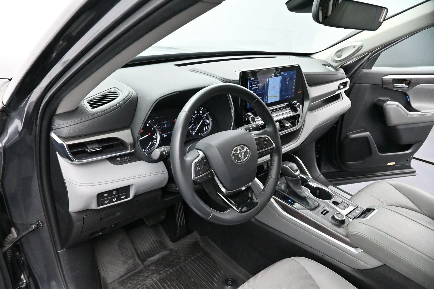 Used 2021 Magnetic Gray Metallic Toyota Limited image 13