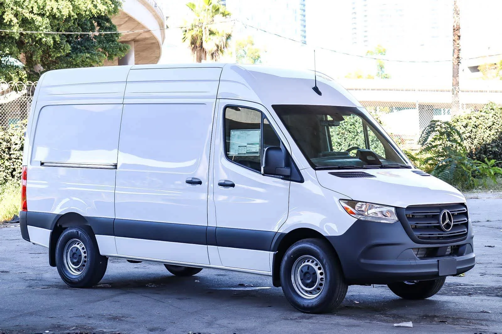 New 2026 Arctic White Mercedes-Benz Cargo 144WB High Roof RWD 2.0L I4 Diesel Turbo SO image 3