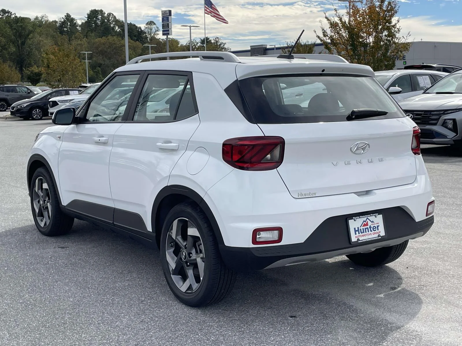 Used 2026 Lunar White Hyundai SEL image 26