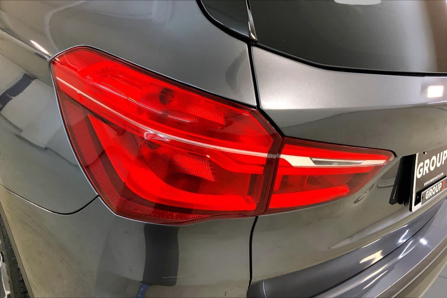 Used 2018 Mineral Gray Metallic BMW xDrive28i image 28