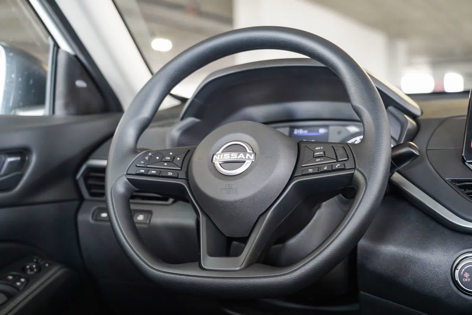 New 2025 Glacier White Nissan S image 15