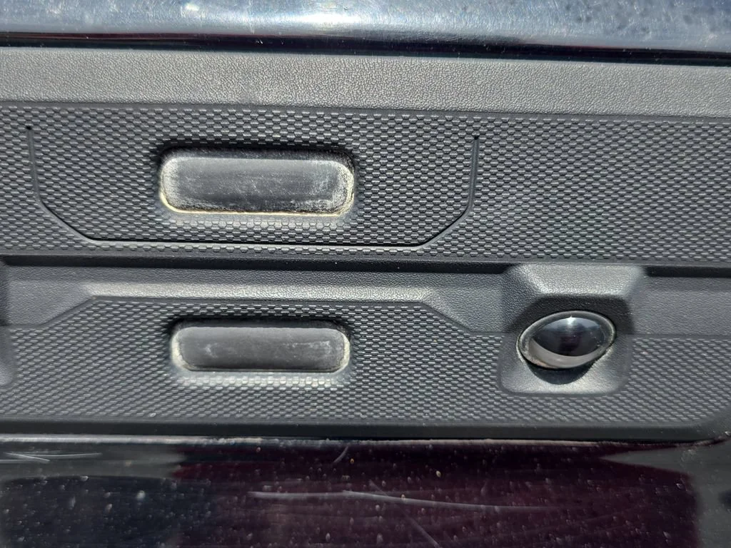 Used 2020 ONYX BLACK GMC AT4 image 14