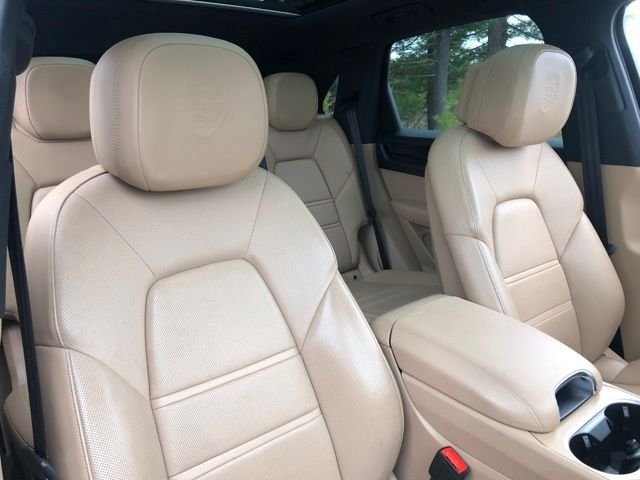 Used 2020 Blue Porsche Base image 15