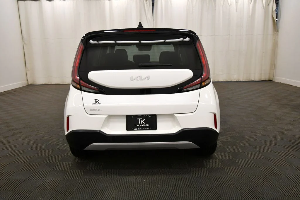 Certified Used 2025  Kia LX image 6