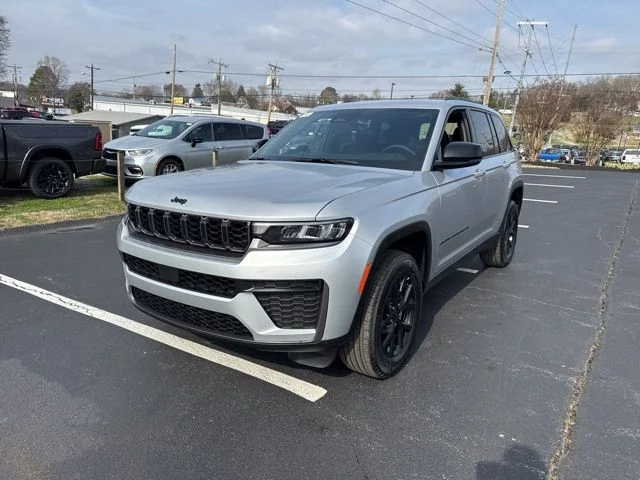 New 2026 Silver Zynith Jeep Altitude image 3