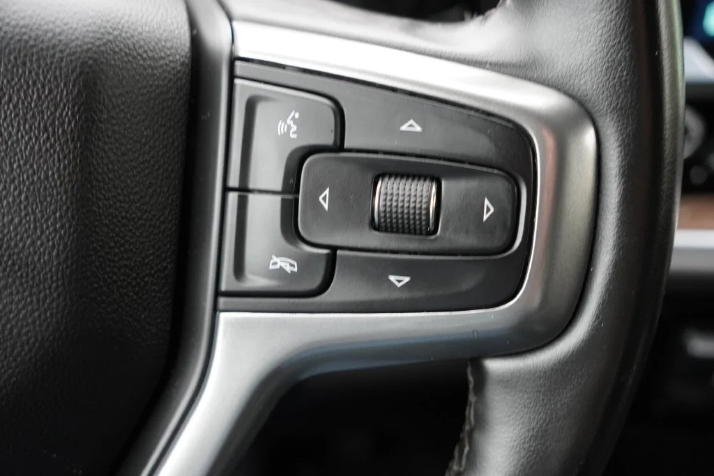 Certified Used 2025 Summit White Chevrolet LT image 32