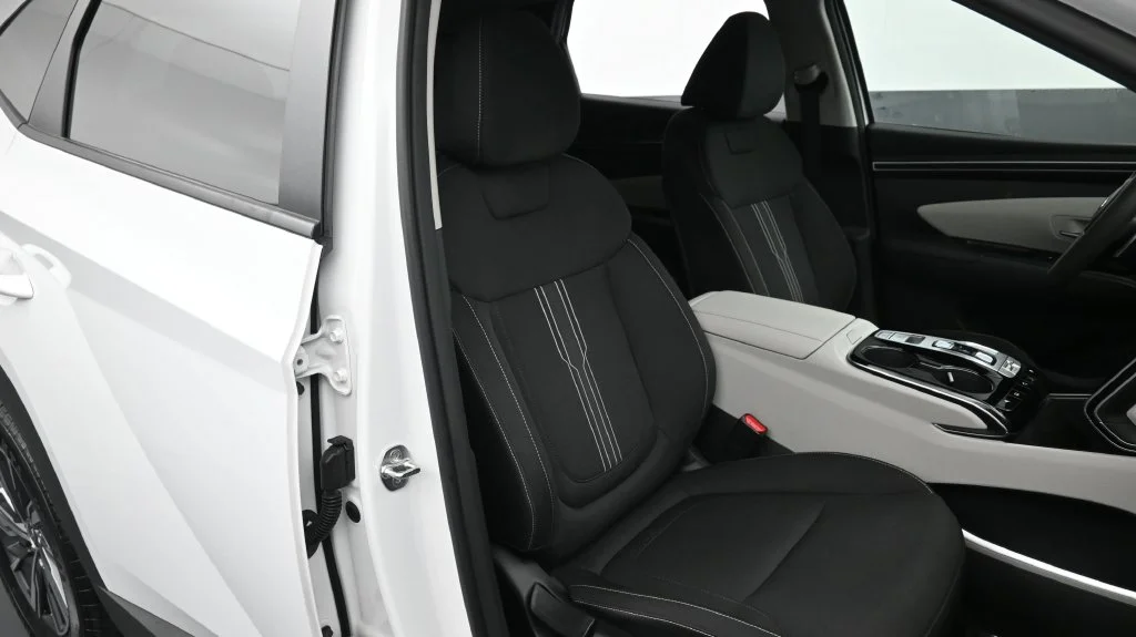 Certified Used 2024 White Hyundai Blue image 17