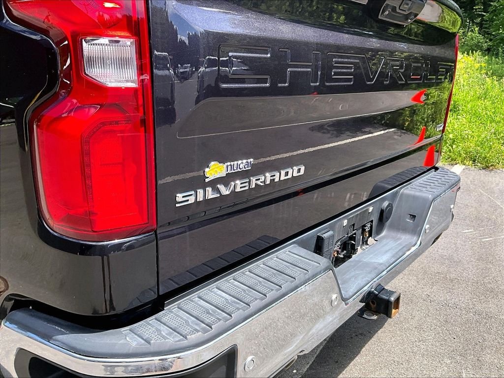 Used 2022 Gray Chevrolet LTZ image 28