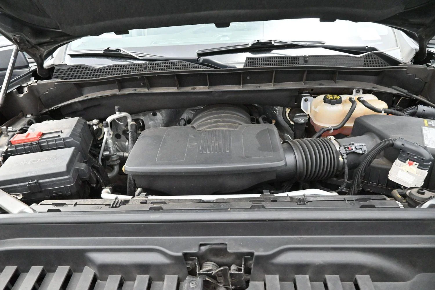 Used 2020 Onyx Black GMC Elevation image 35
