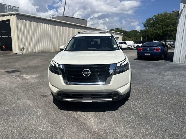 Used 2024 White Nissan SL image 2