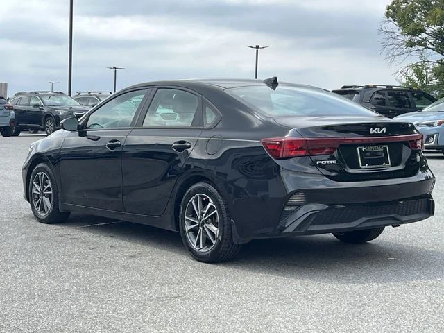 Used 2023 Black Kia LXS image 11
